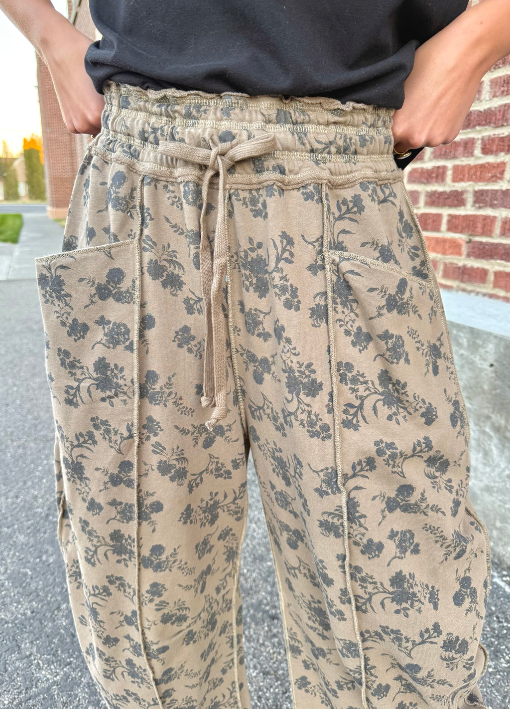 Stacey Floral Barrel Pants