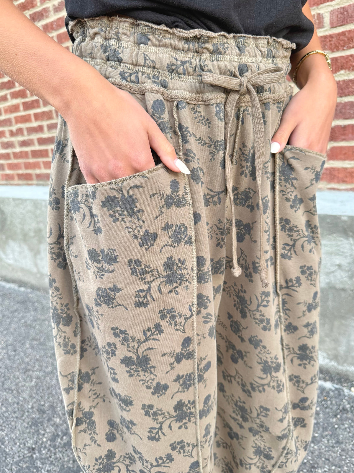 Stacey Floral Barrel Pants