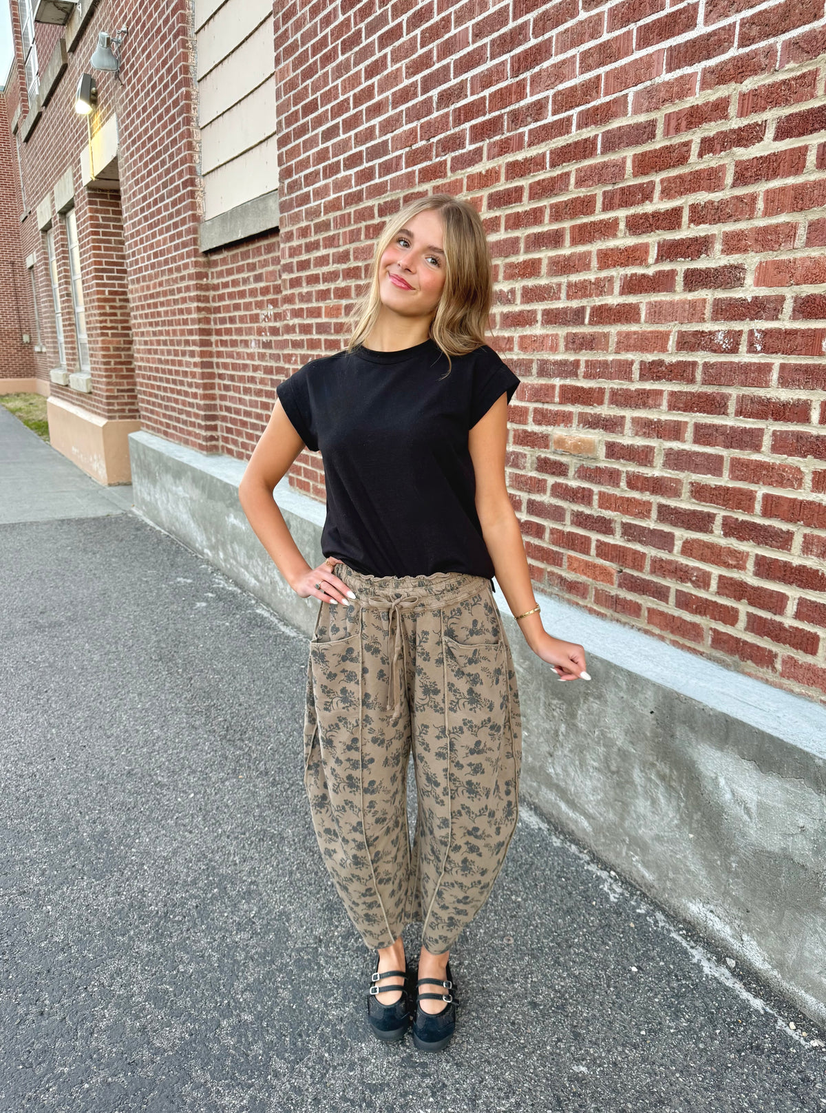 Stacey Floral Barrel Pants