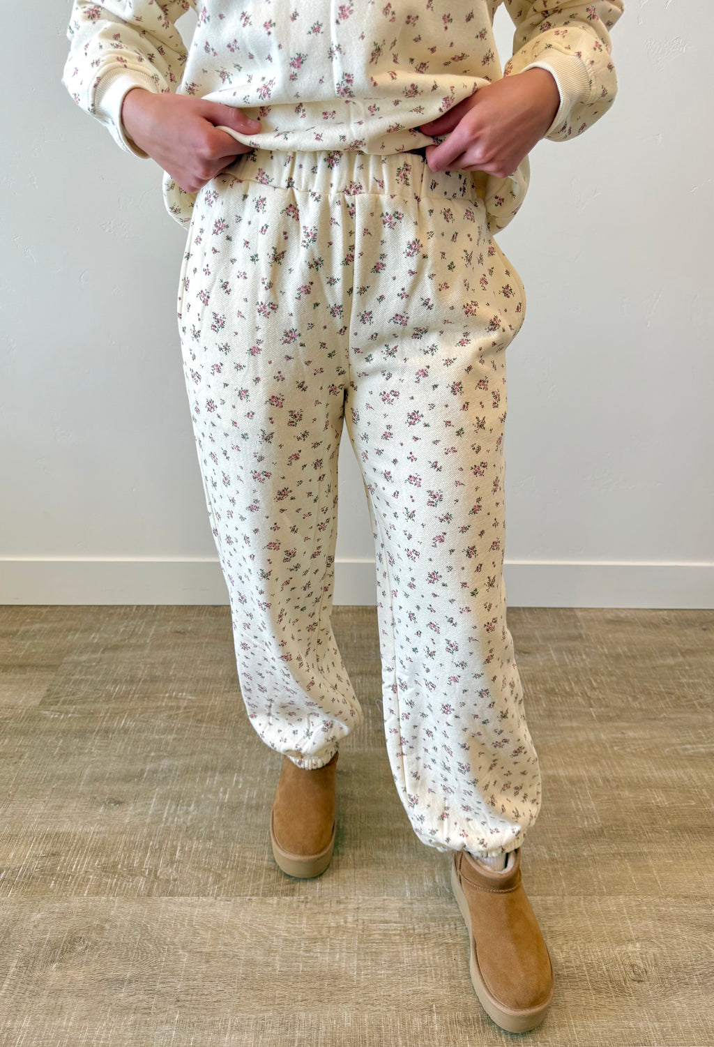 Cambrie Floral Set